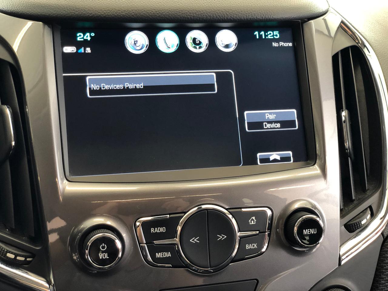 2017 Chevrolet Cruze LT+Roof+ApplePlay+New Tires+Wheels+Remote Start Photo