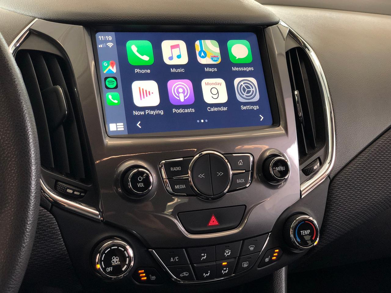 2017 Chevrolet Cruze LT+Roof+ApplePlay+New Tires+Wheels+Remote Start Photo