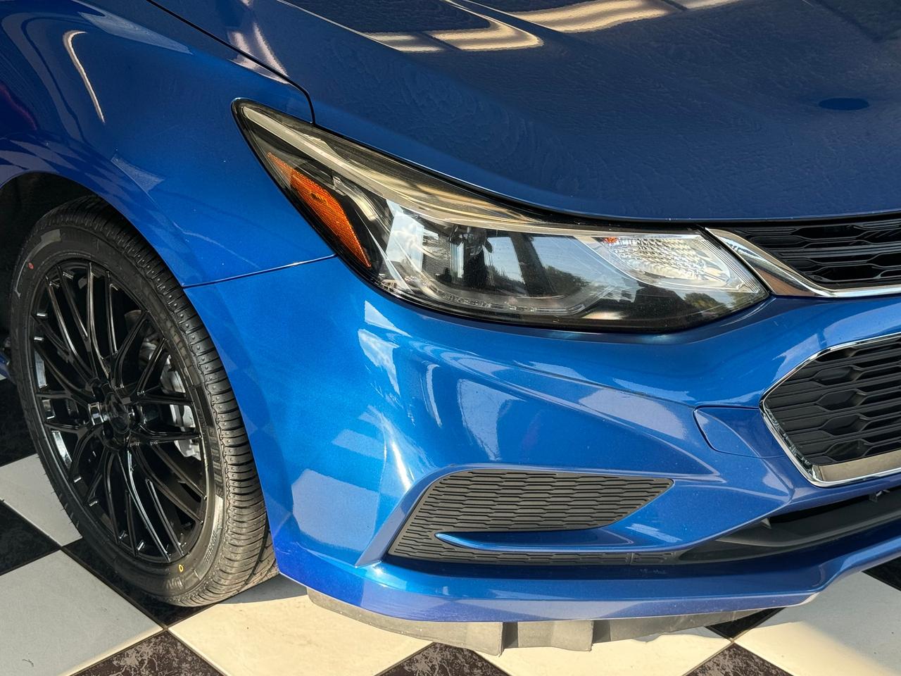 2017 Chevrolet Cruze LT+Roof+ApplePlay+New Tires+Wheels+Remote Start Photo