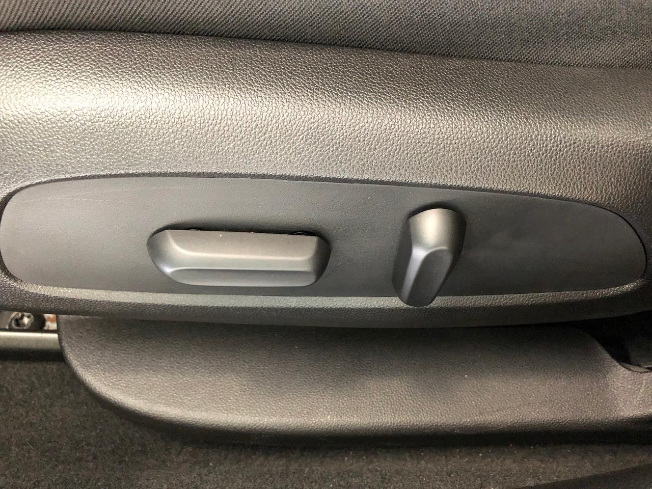 2017 Chevrolet Cruze LT+Roof+ApplePlay+New Tires+Wheels+Remote Start Photo