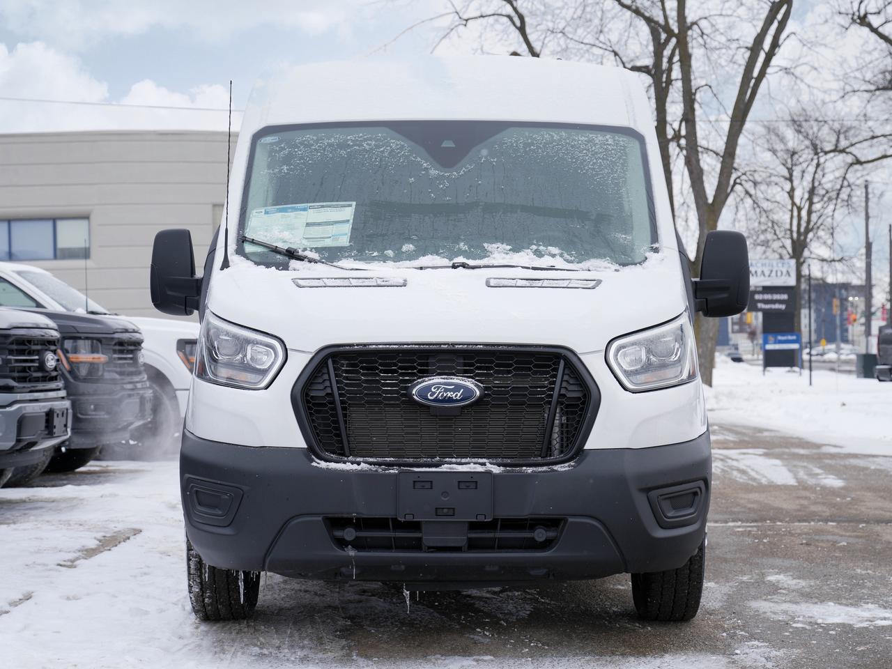 2025 Ford Transit Cargo Van T-250 148/ LOW ROOF/TONS OF CARGO SPACE! Photo4