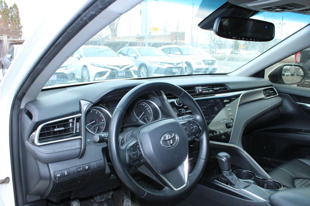 2018 Toyota Camry SE Auto with sunroof - Photo #15