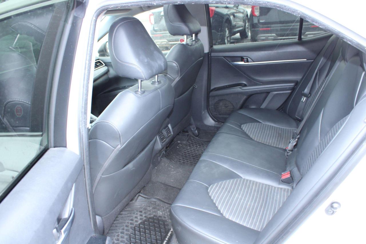 2018 Toyota Camry SE Auto with sunroof - Photo #17
