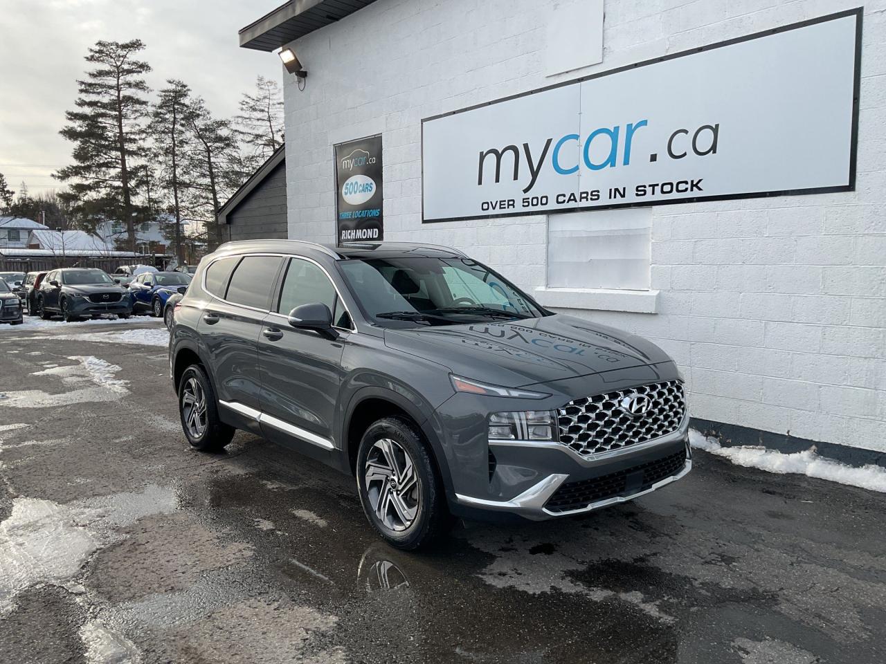 Used 2023 Hyundai Santa Fe Preferred w/Trend Package LOW MILEAGE!!!  SUNROOF. HEATED SETAS. LEATHER. NAV. BACKUP CAM. A/C. CRUISE. PWR GROUP. KEYLESS ENT for sale in Kingston, ON