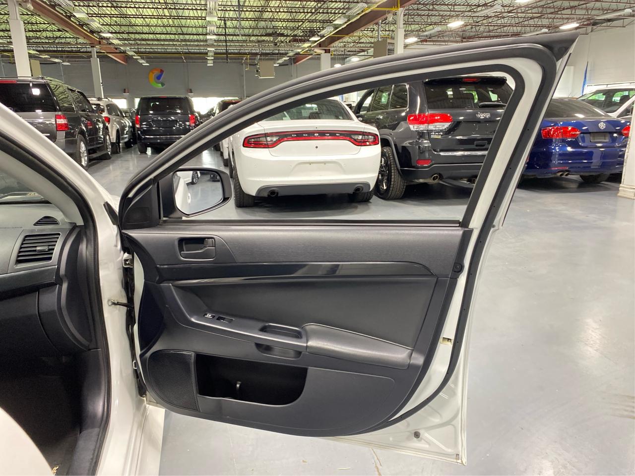 2017 Mitsubishi Lancer ES Photo