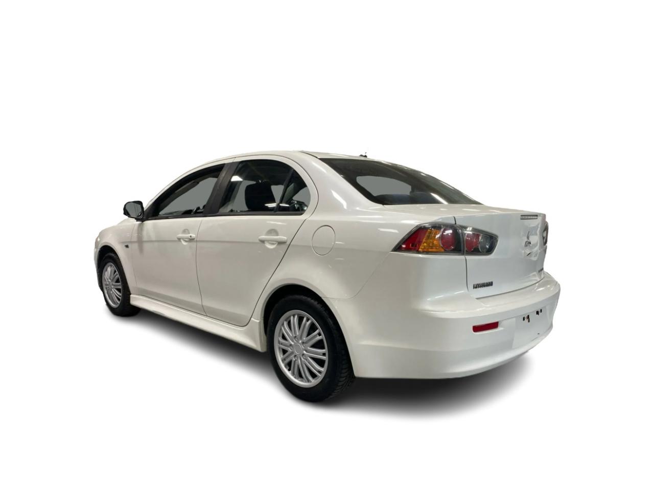 2017 Mitsubishi Lancer ES Photo