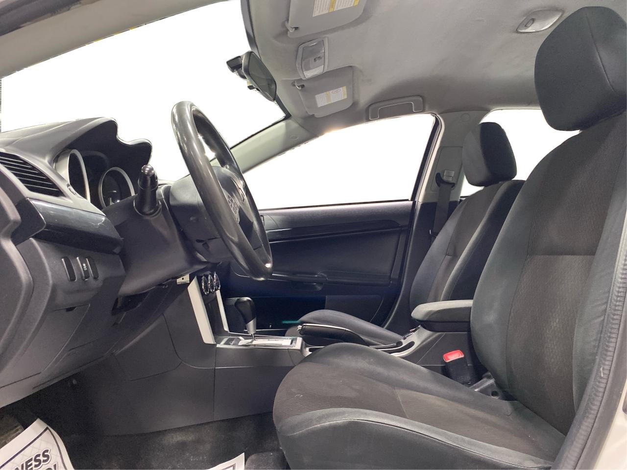 2017 Mitsubishi Lancer ES Photo