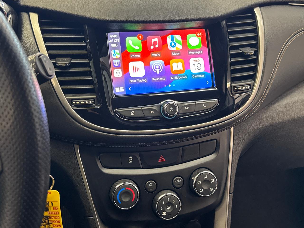 2018 Chevrolet Trax LT+Camera+A/C+Remote Start+ApplePlay Photo3