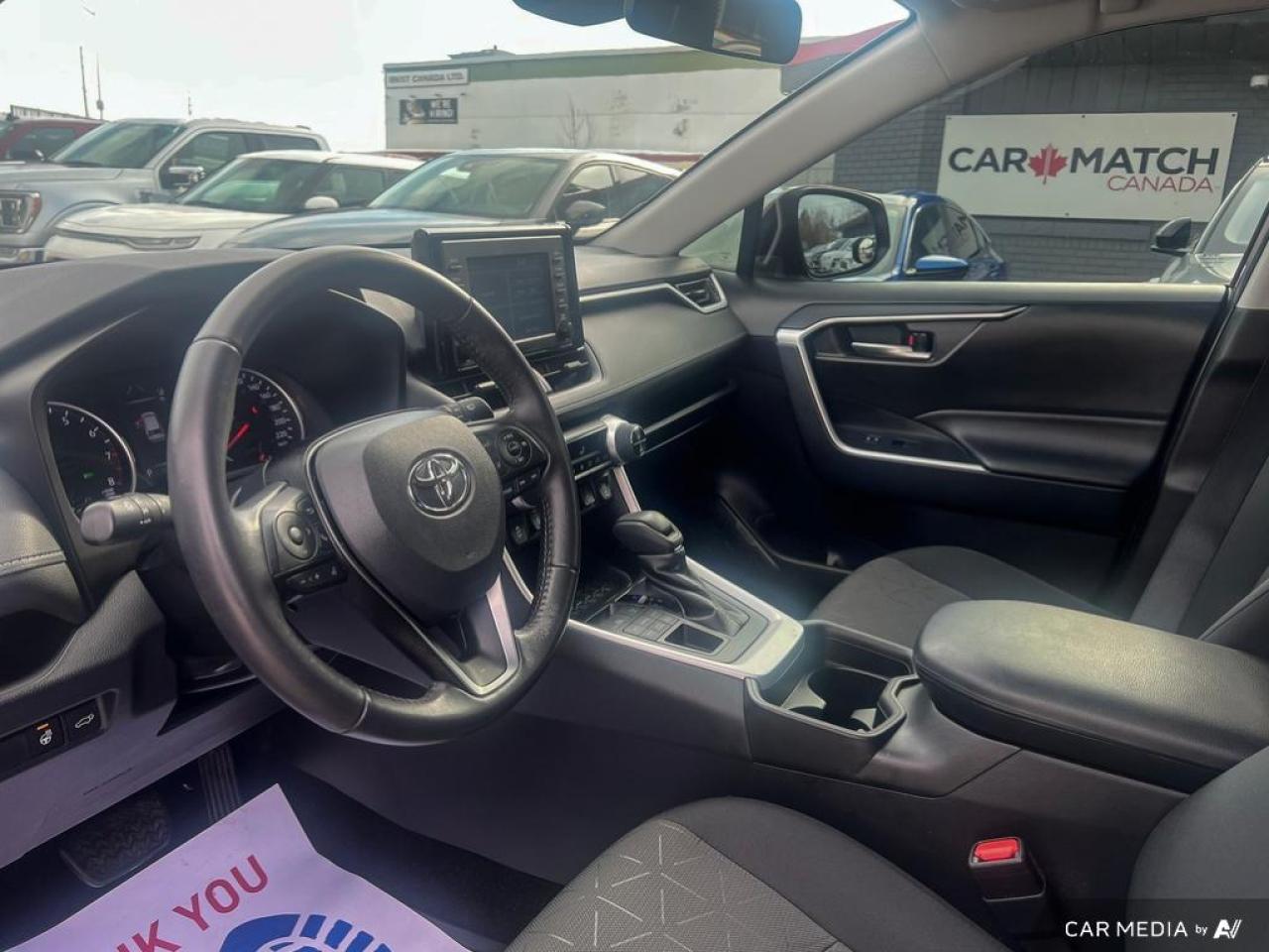 2021 Toyota RAV4 XLE / ROOF / HTD SEATS / BACKCAM / NO ACCIDENTS - Photo #9