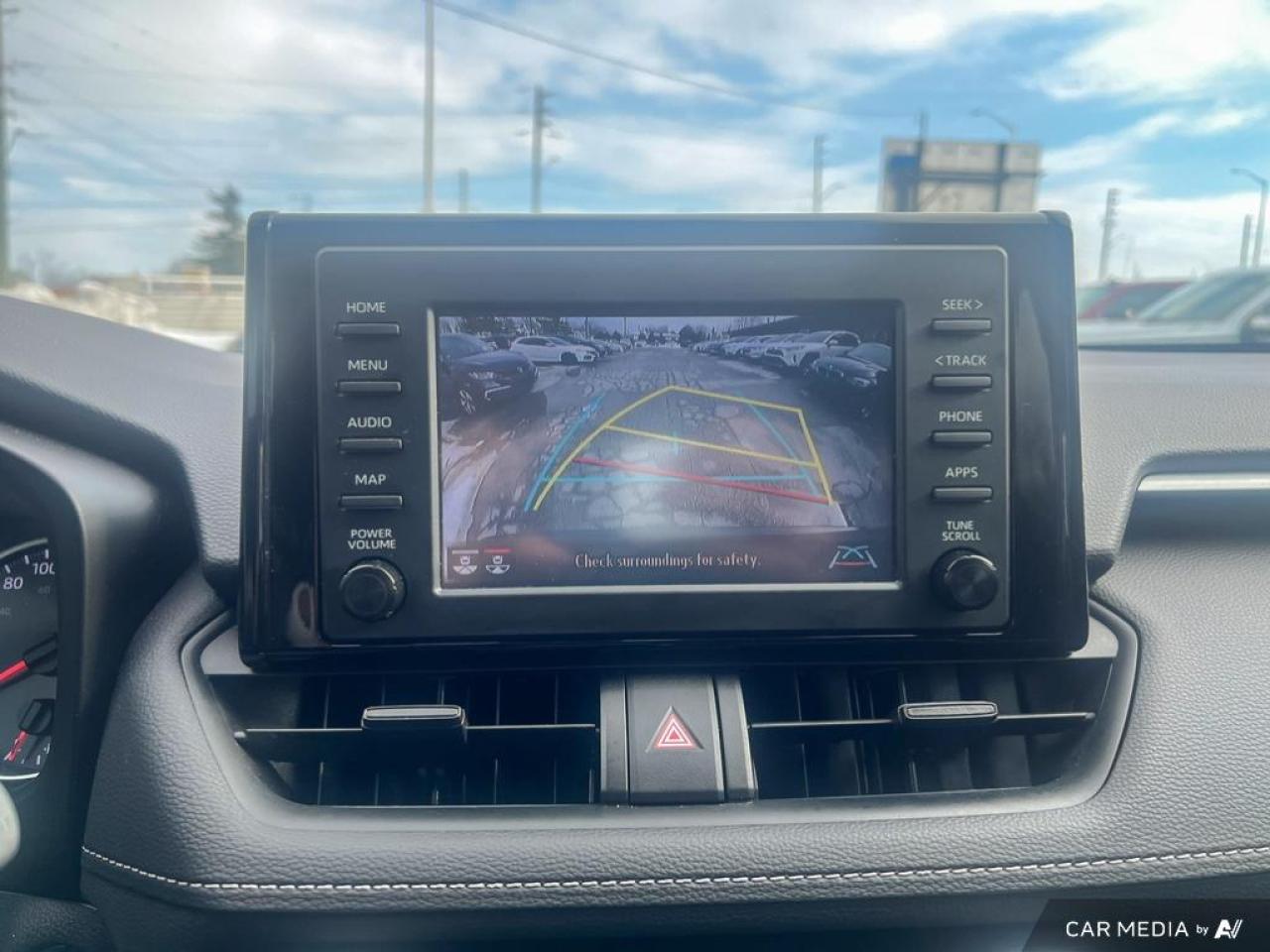 2021 Toyota RAV4 XLE / ROOF / HTD SEATS / BACKCAM / NO ACCIDENTS - Photo #16