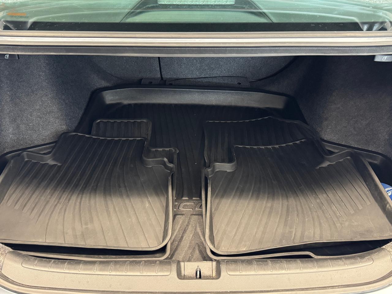 2019 Honda Accord LX+Adaptive Cruise+New Tires+Brakes+ACCIDENT FREE - Photo #25