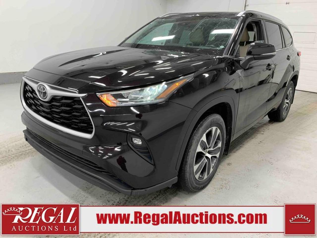 Used 2021 Toyota Highlander XLE for sale in Calgary, AB