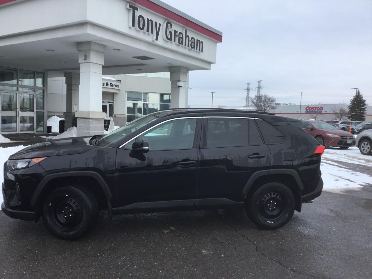 Used 2020 Toyota RAV4 LE for sale in Ottawa, ON