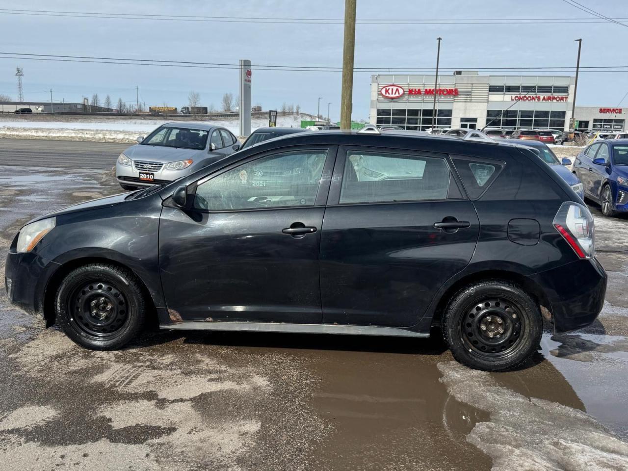 2009 Pontiac Vibe MANUAL, NEEDS CLUTCH, AS IS - Photo #2