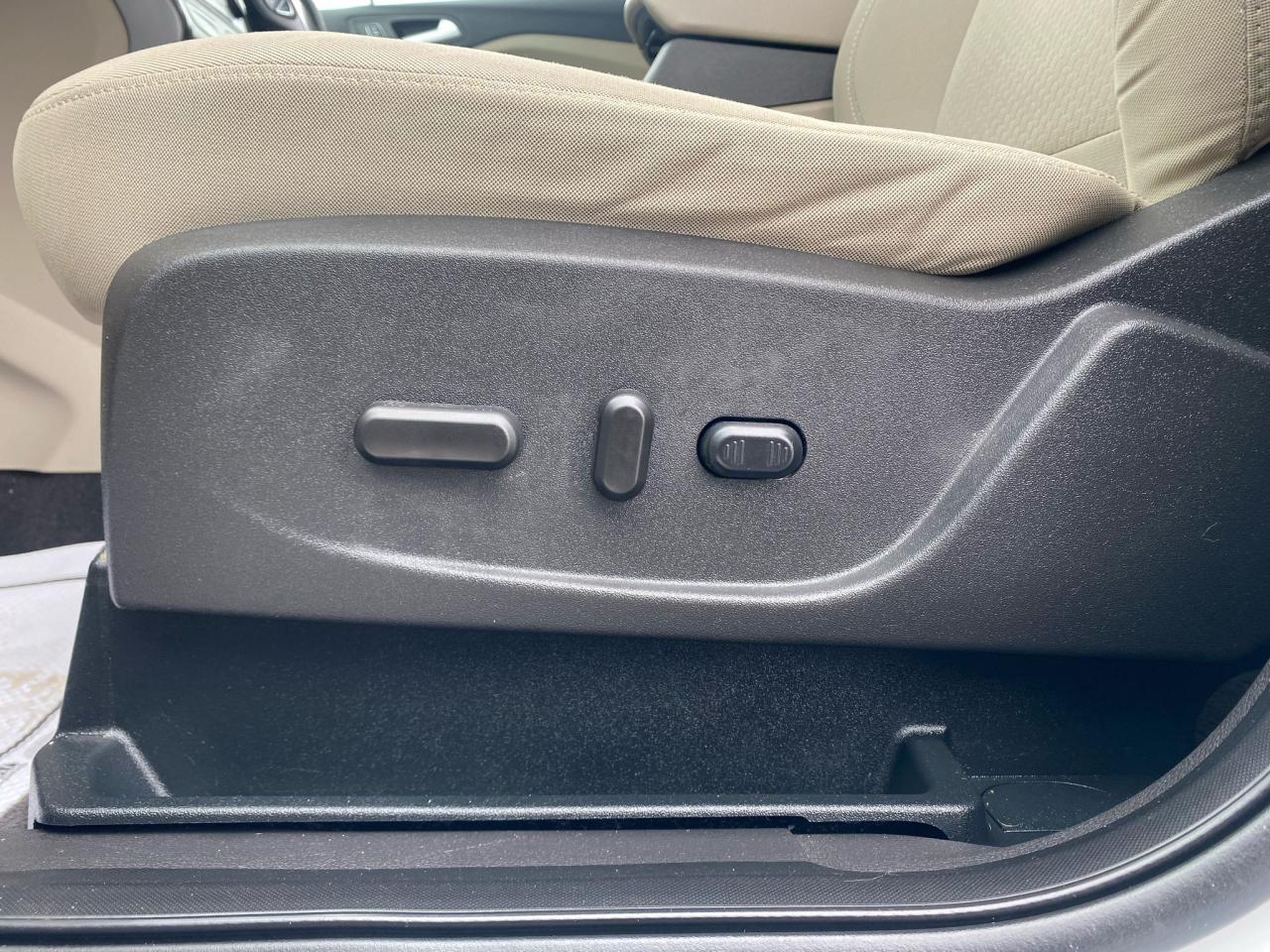 2018 Ford Escape SE ~Heated Seats ~Backup Camera ~Bluetooth ~A/C Photo