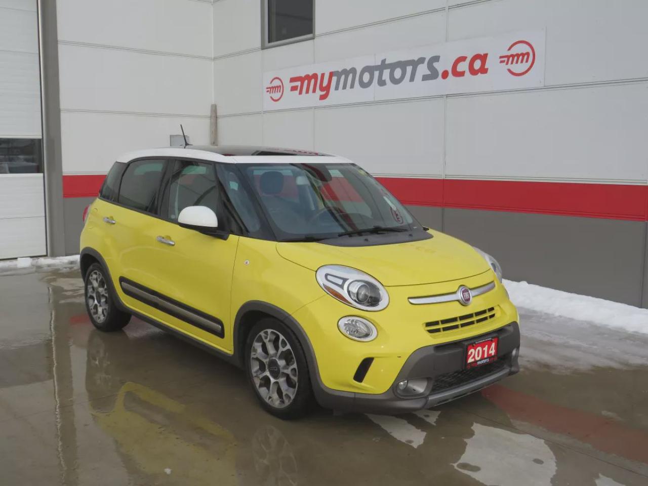 Used 2014 Fiat 500 L Trekking (**RARE!!****AUTOMATIC**ALLOY RIMS**FOG LIGHTS**PANORAMIC SUNROOF**DUAL CLIMATE CONTROL**DIGITAL TOUCHSCREEN**CRUISE CONTROL**BLUETOOTH**LEATHER WRAPPED STEERING WHEEL**RUBBER MATS**REAR PRIVACY COVER**USB**) for sale in Tillsonburg, ON