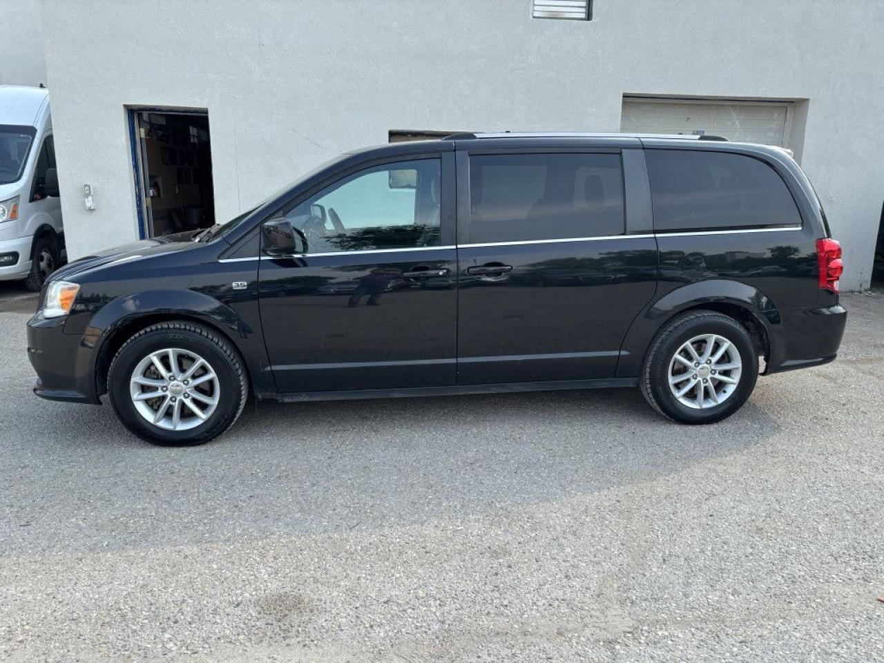Used 2019 Dodge Grand Caravan SXT Front-wheel Drive Passenger Van Automatic for sale in Winnipeg, MB