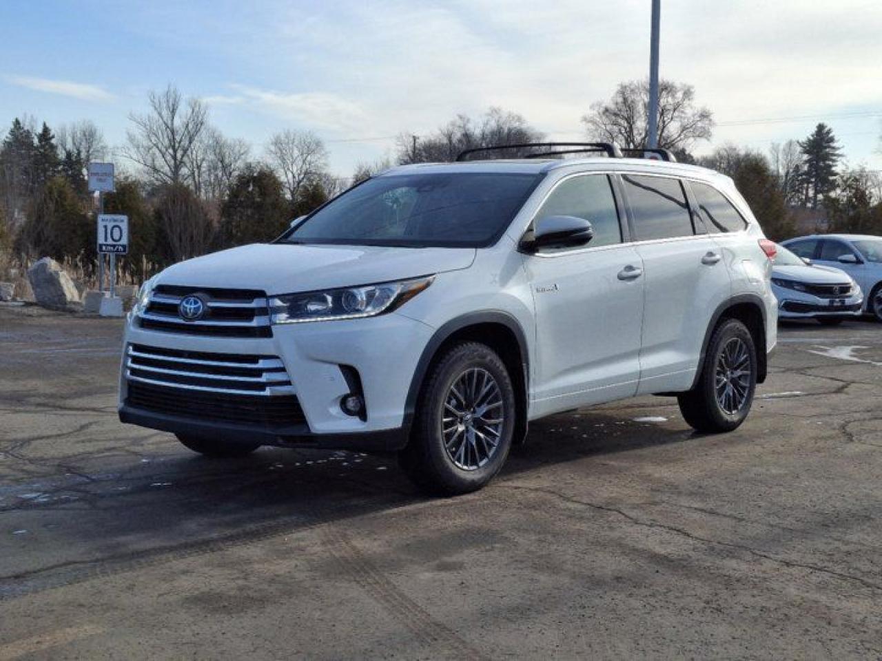 Used 2019 Toyota Highlander Hybrid Limited AWD | Leather | Pano Sunroof | Nav | Heated Steering + Seats | Cooled Seats | CarPlay for sale in Guelph, ON