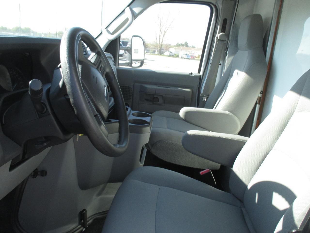 2022 Ford E450 E-450 DRW 176" WB - Photo #16