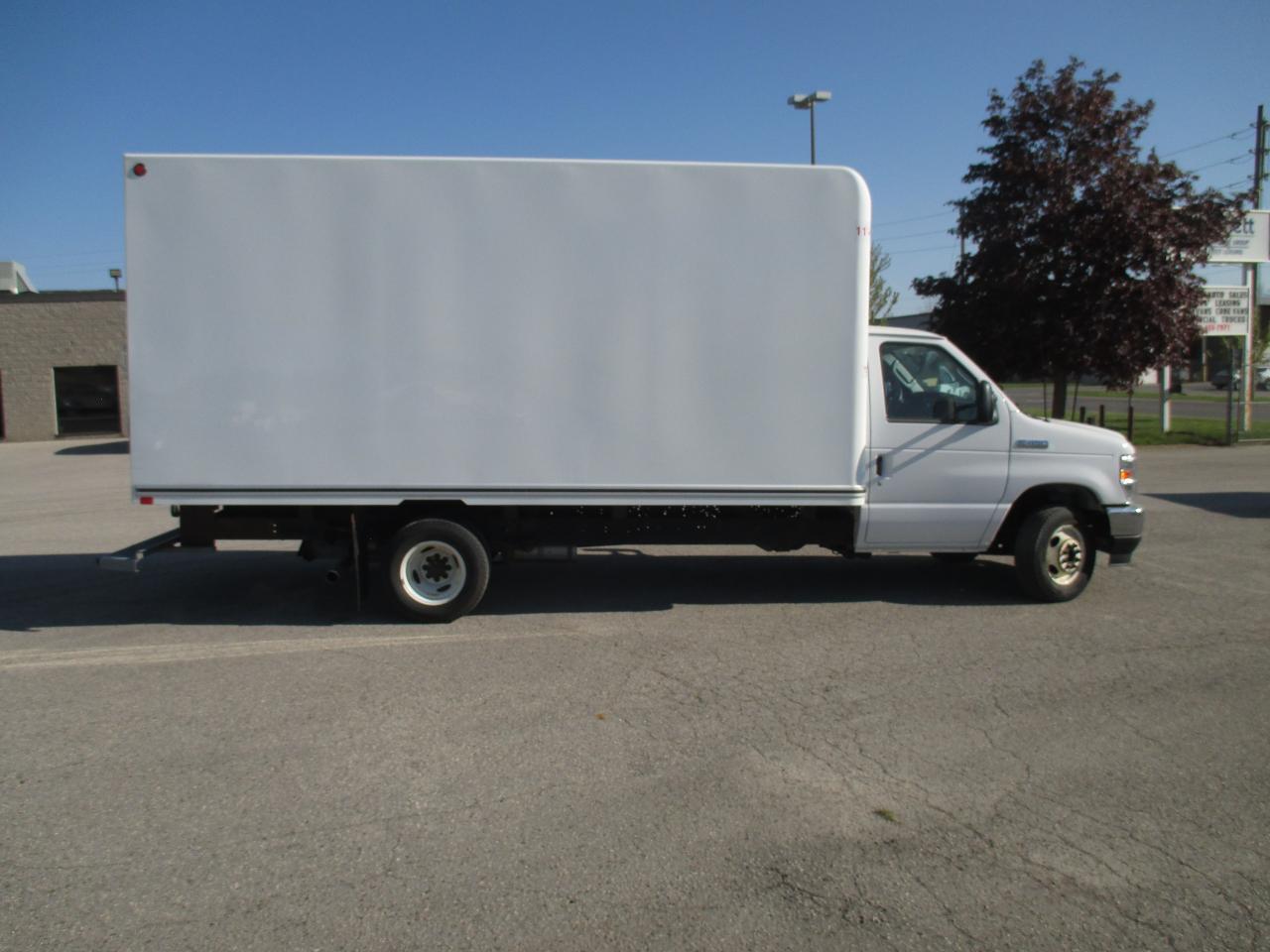 2022 Ford E450 E-450 DRW 176" WB - Photo #13