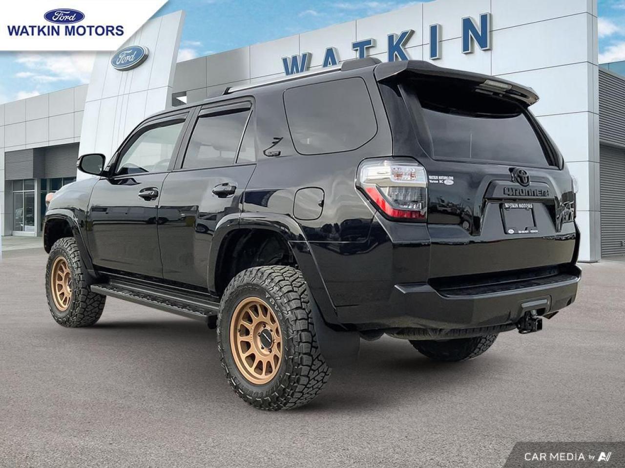 2021 Toyota 4Runner SR5 4X4 Photo2