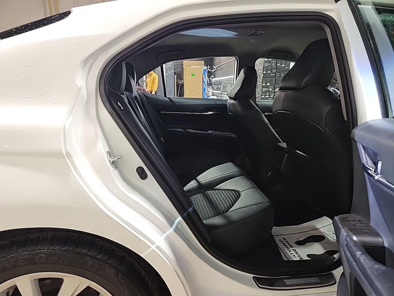 2021 Toyota Camry SE Auto - Photo #5