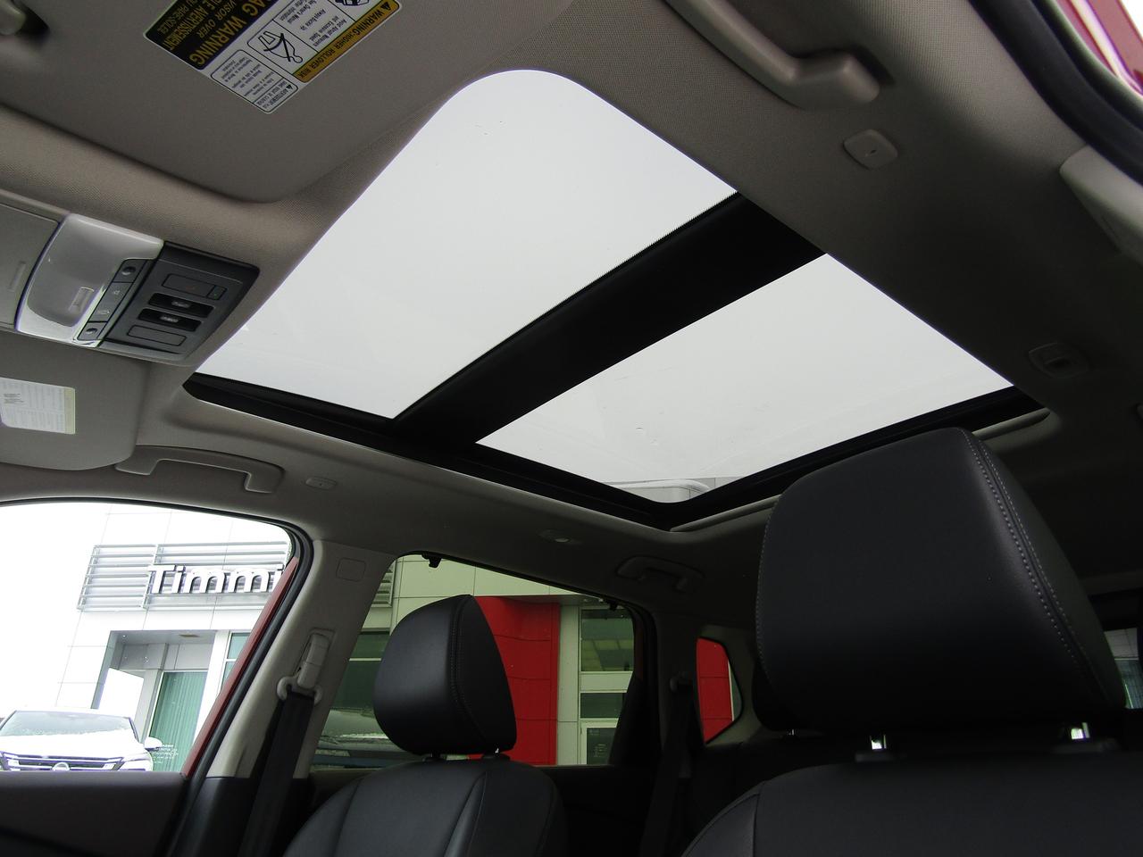 2023 Nissan Rogue SL Photo