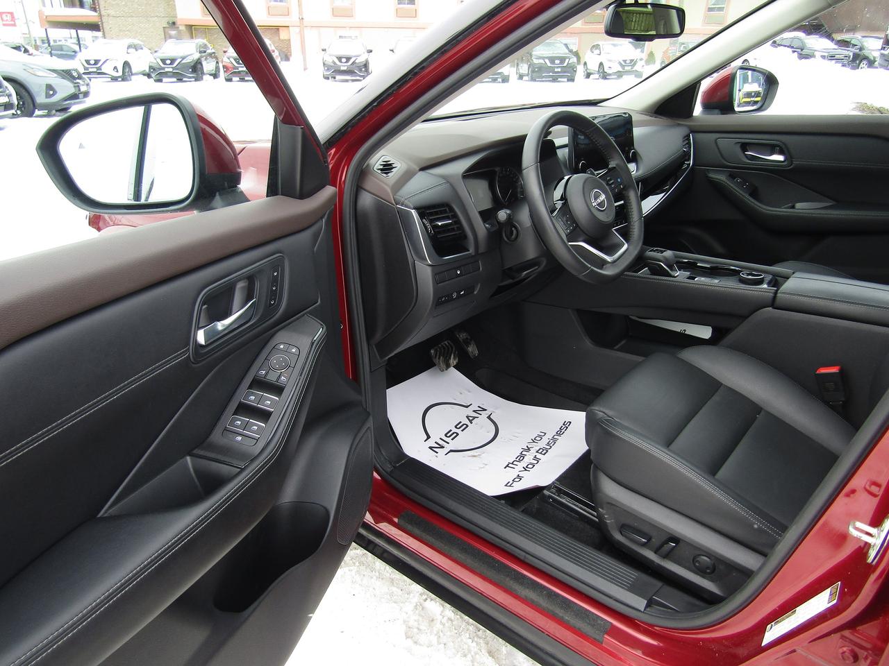2023 Nissan Rogue SL Photo