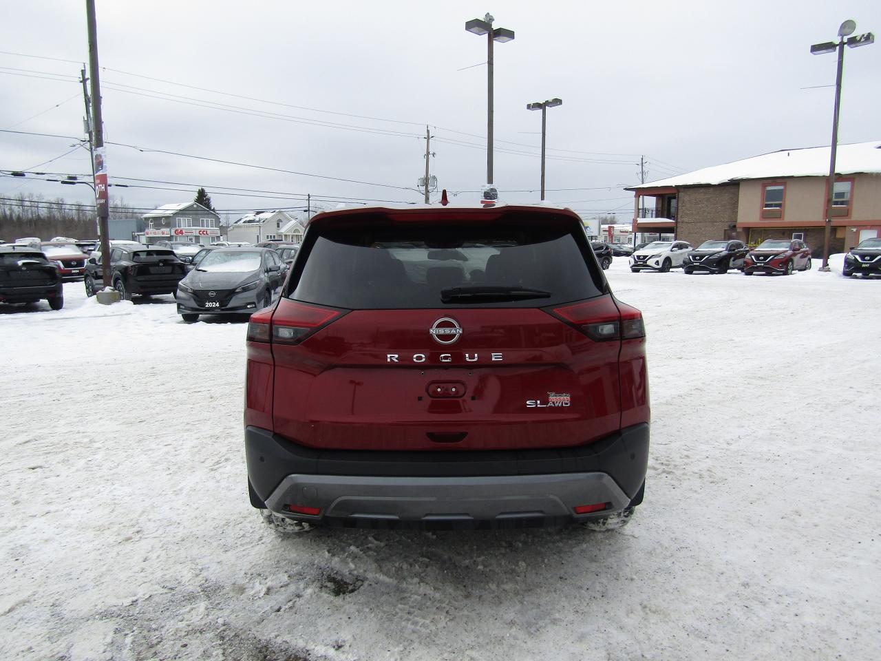 2023 Nissan Rogue SL Photo