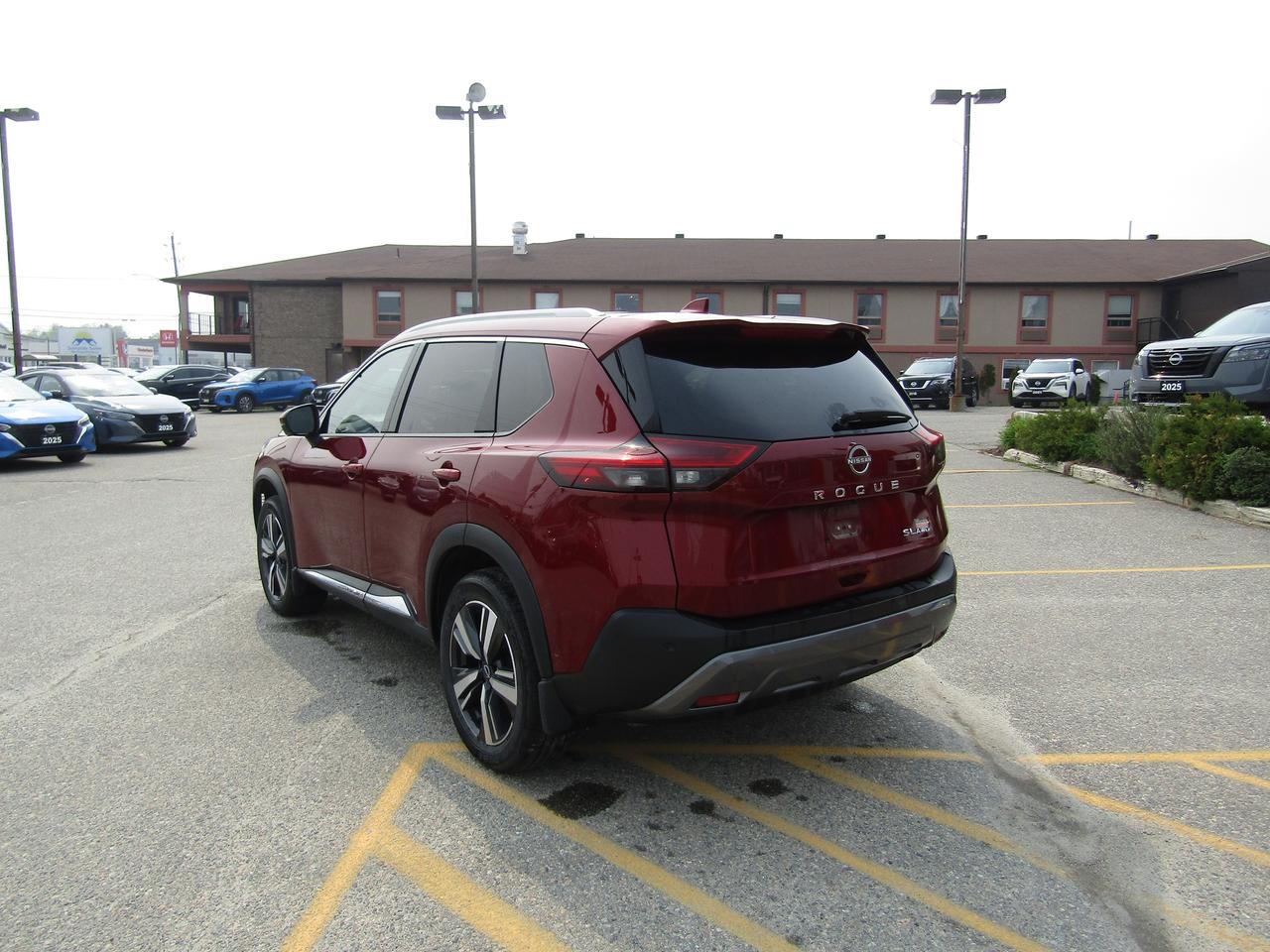 2023 Nissan Rogue SL Photo