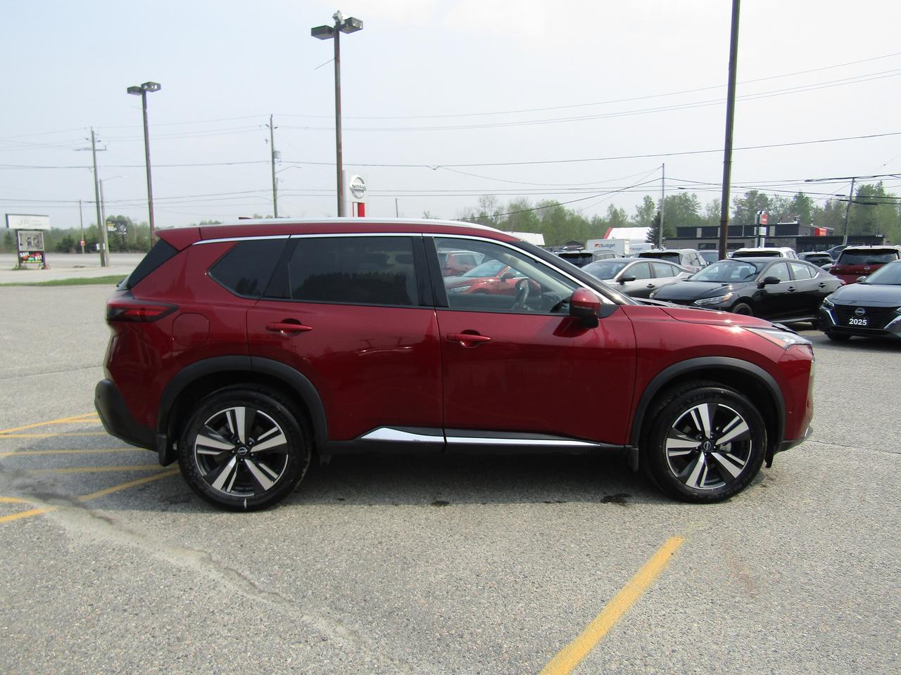 2023 Nissan Rogue SL Photo