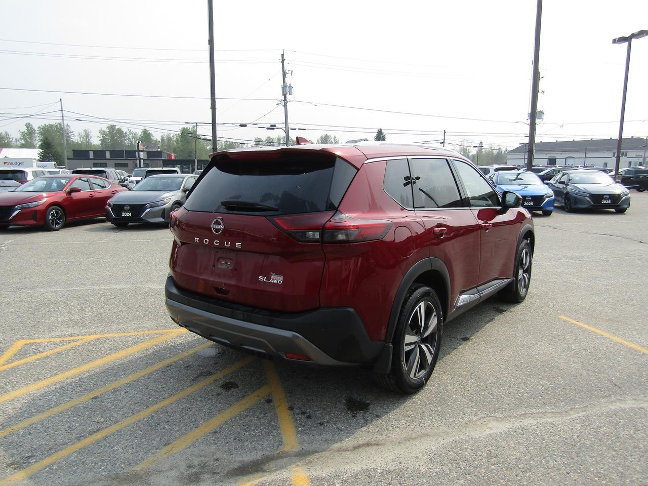 2023 Nissan Rogue SL Photo4