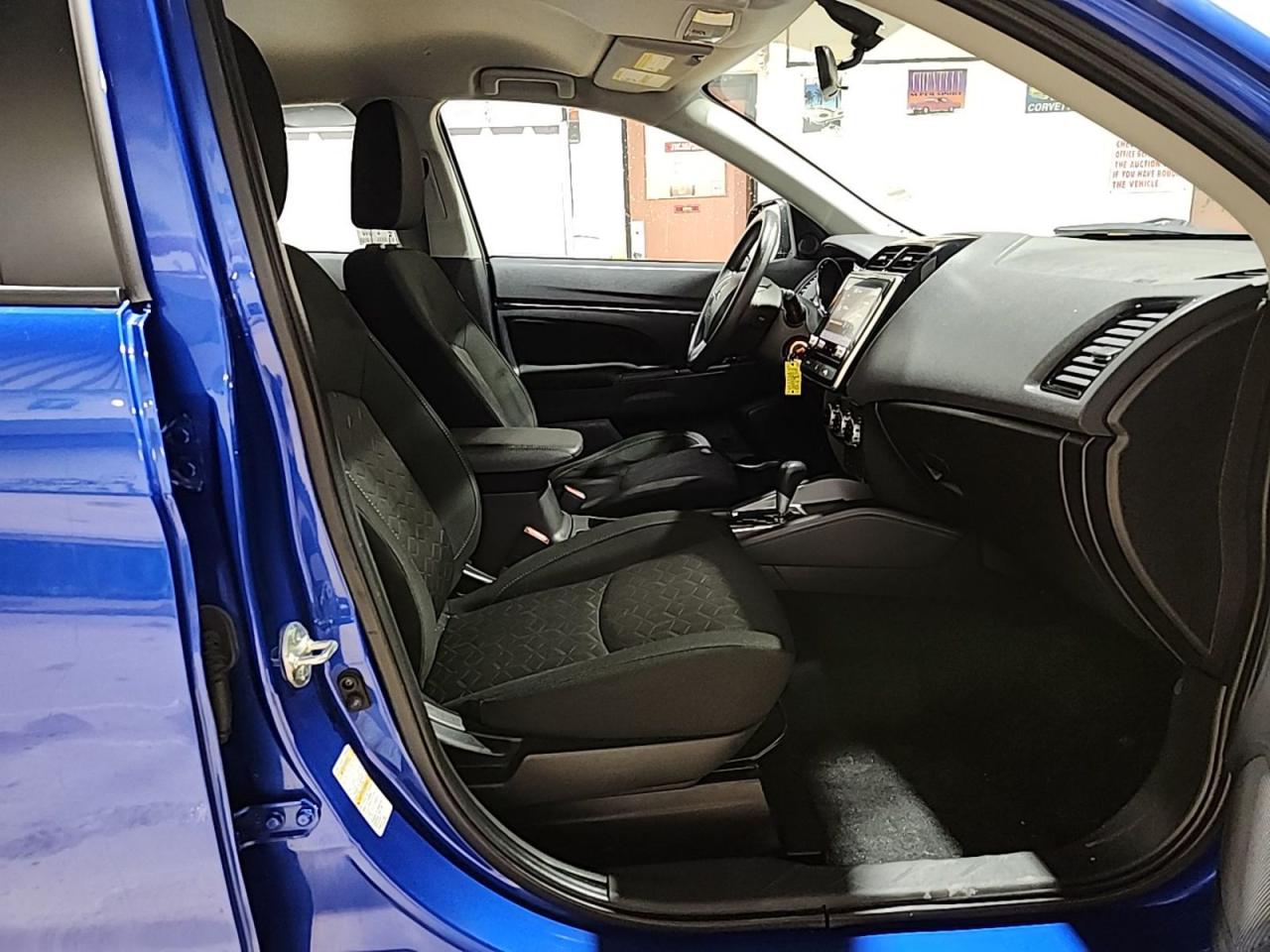 2022 Mitsubishi RVR ES AWC - Photo #4