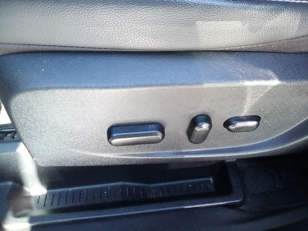 2019 Ford Escape SEL FWD