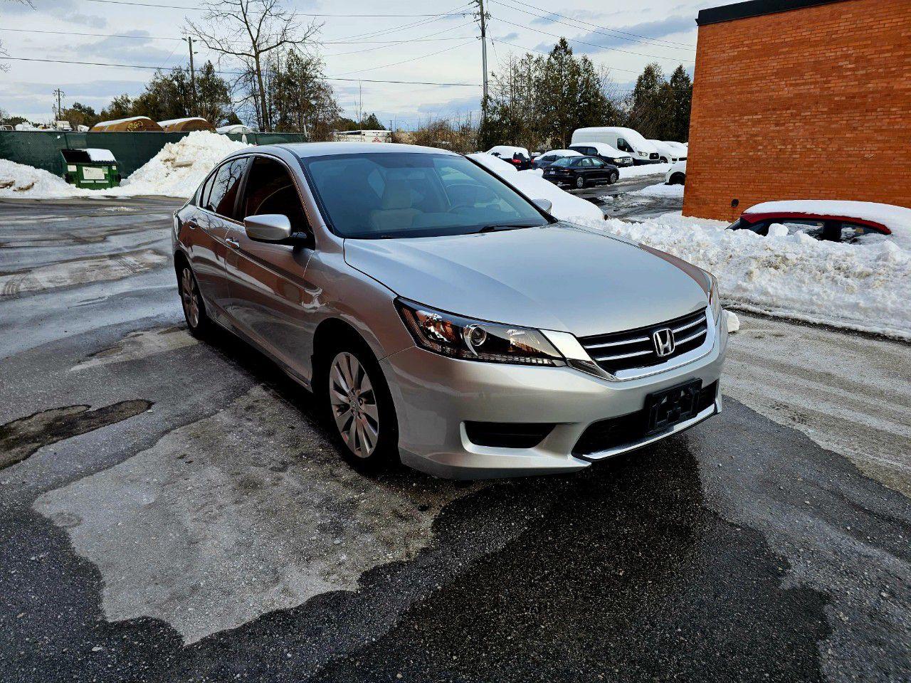 Used 2013 Honda Accord Sedan LX Automatic for sale in Burlington, ON