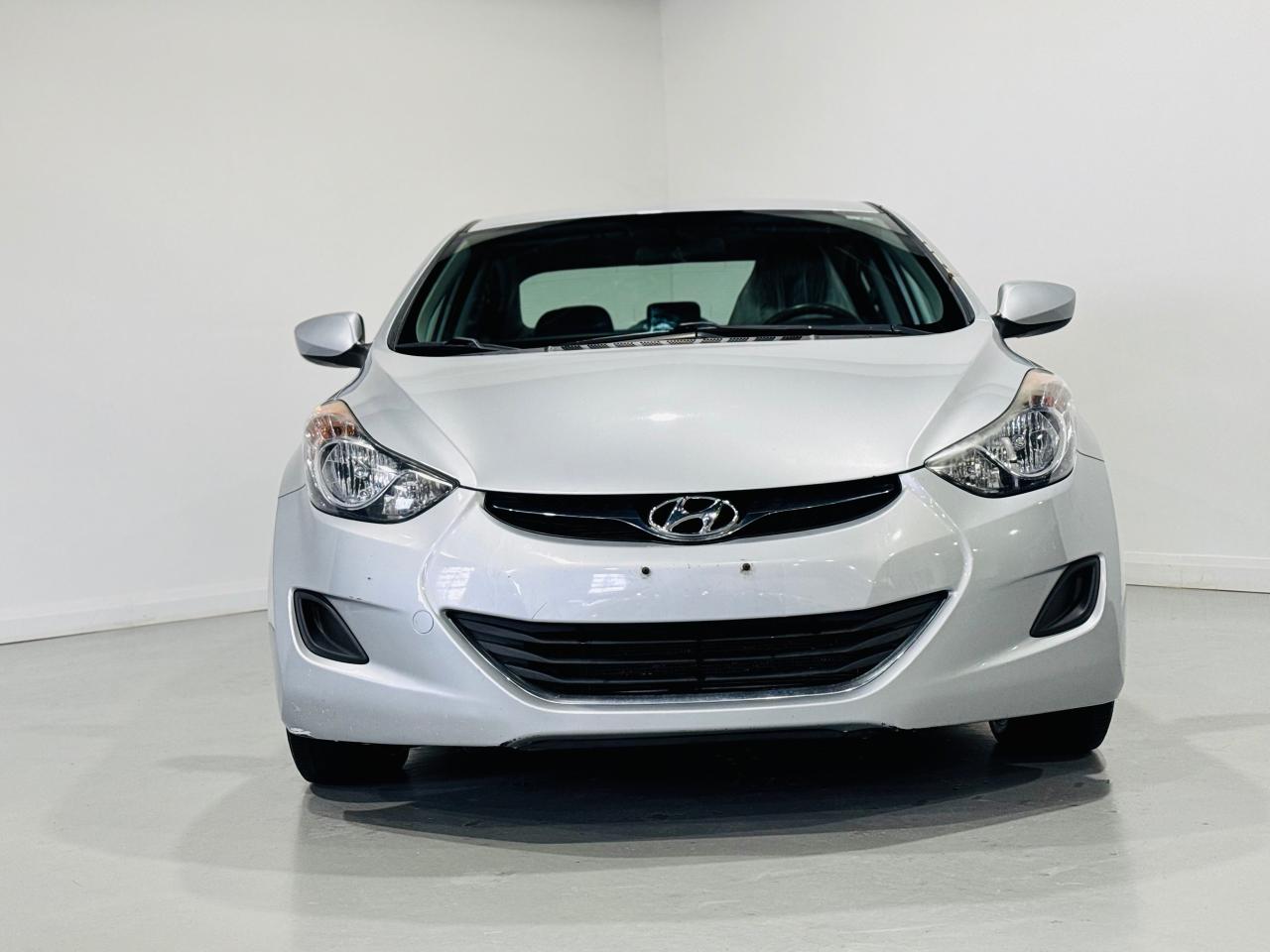 2013 Hyundai Elantra  - Photo #2