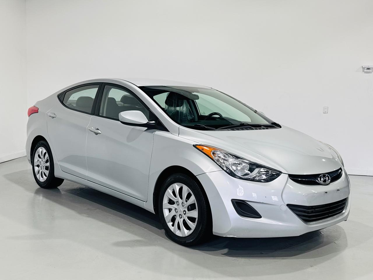 2013 Hyundai Elantra  - Photo #3