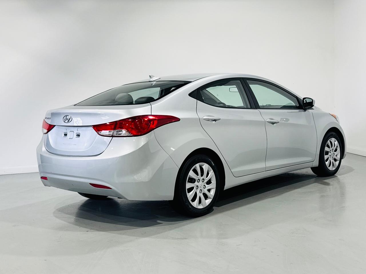 2013 Hyundai Elantra  - Photo #5