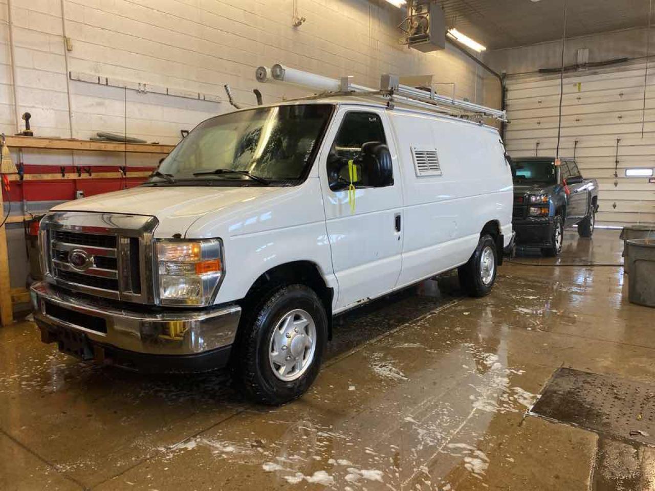 Used 2010 Ford E350 ECONOLINE  SUP for sale in Innisfil, ON