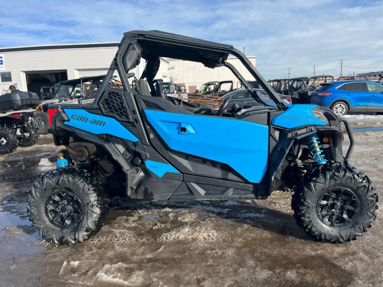 2022 Can-Am MAVERICK 1000 SXS DPS $117 B/W - Photo #2