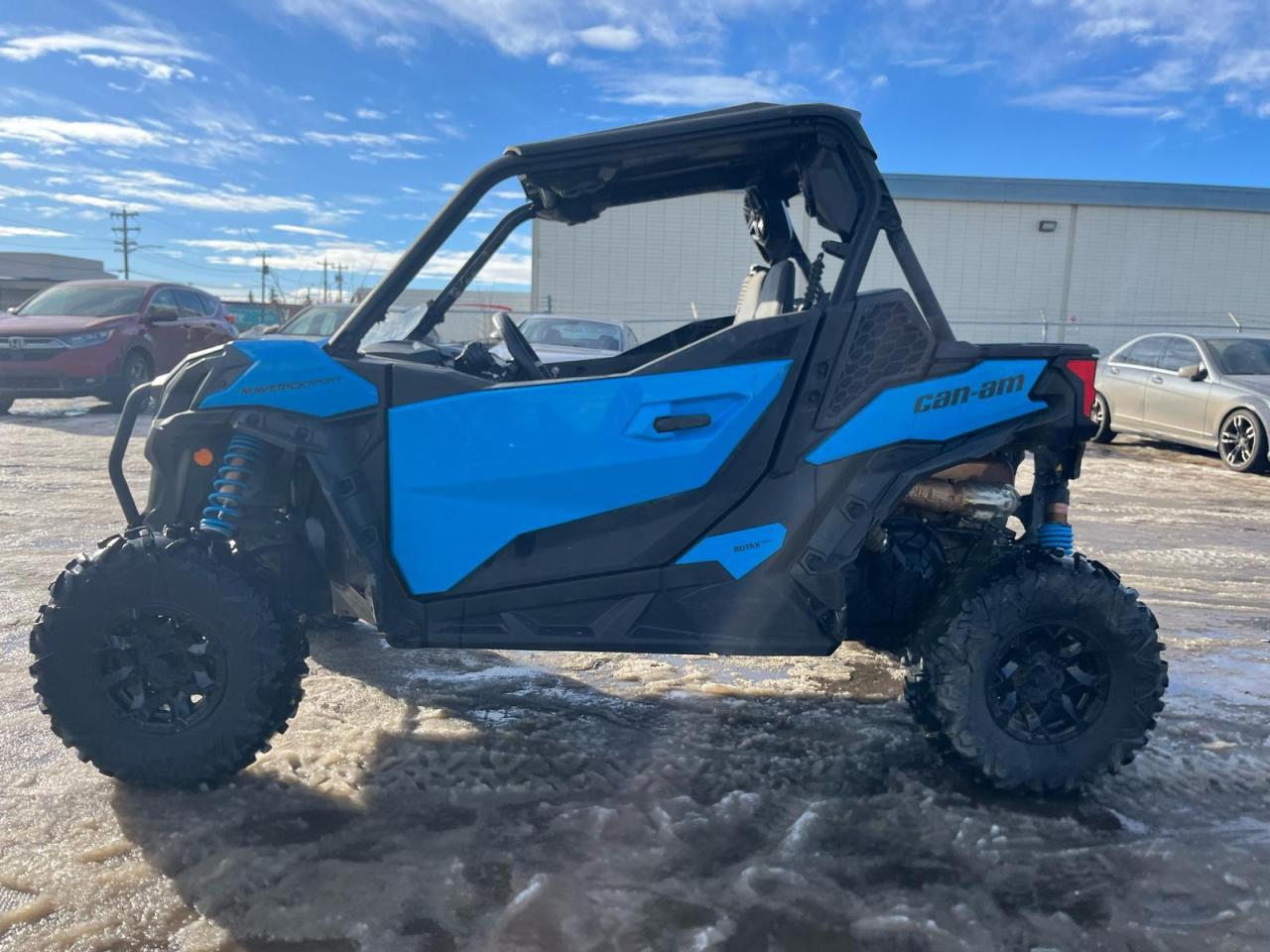 2022 Can-Am MAVERICK 1000 SXS DPS $117 B/W - Photo #3