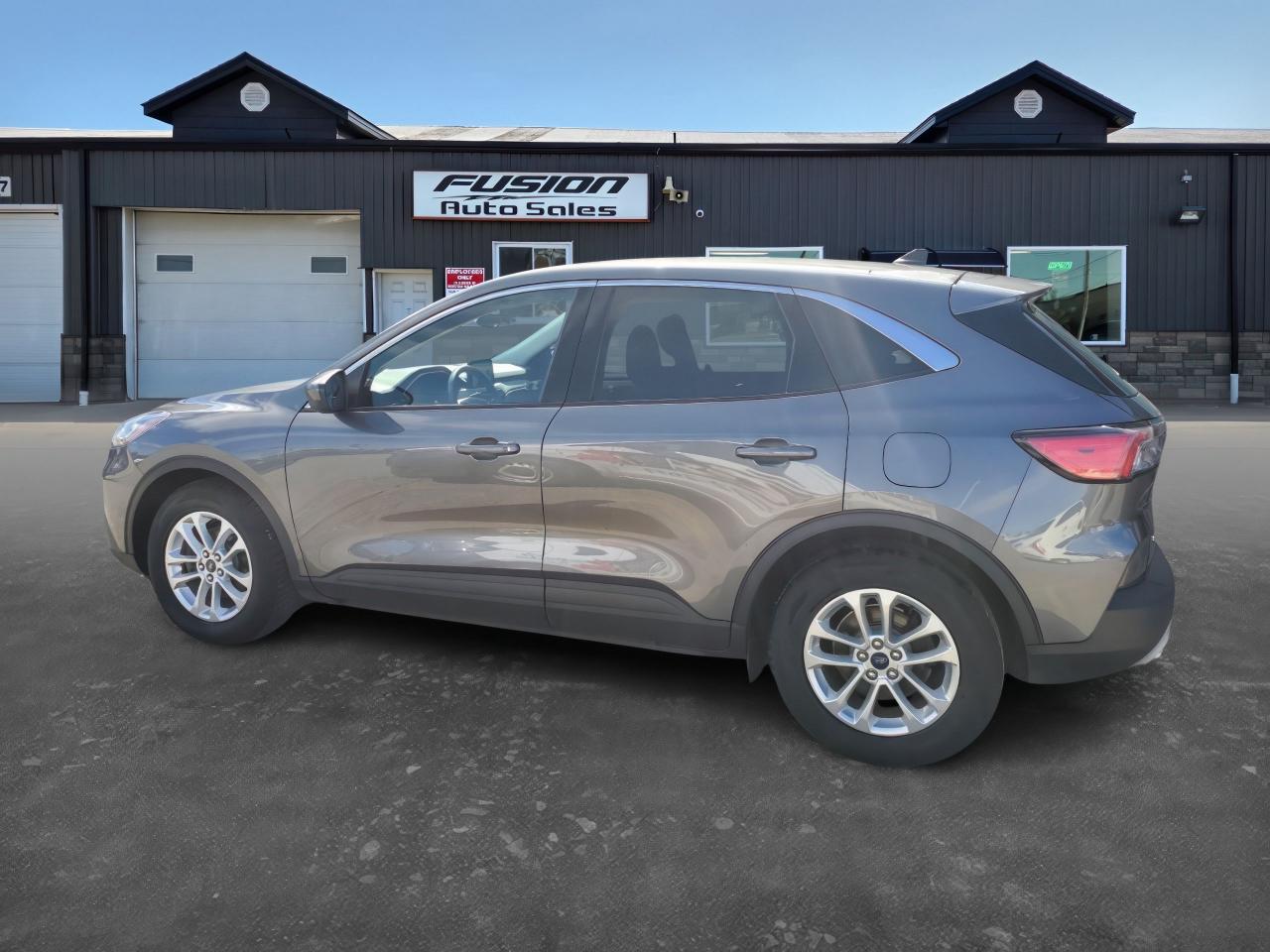 2021 Ford Escape SE FWD-HEATED SEATS-BLEUTOOTH-REAR CAMERA - Photo #2