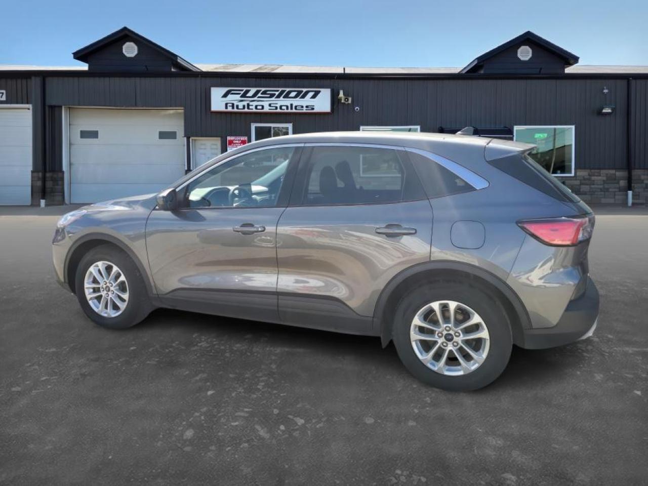 2021 Ford Escape SE FWD-HEATED SEATS-BLEUTOOTH-REAR CAMERA - Photo #2
