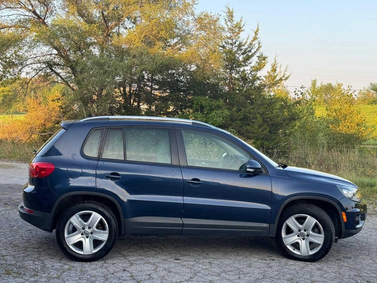 2012 Volkswagen Tiguan HIGHLINE / LOW KM / PANO / LEATHER / ALLOYS Photo26