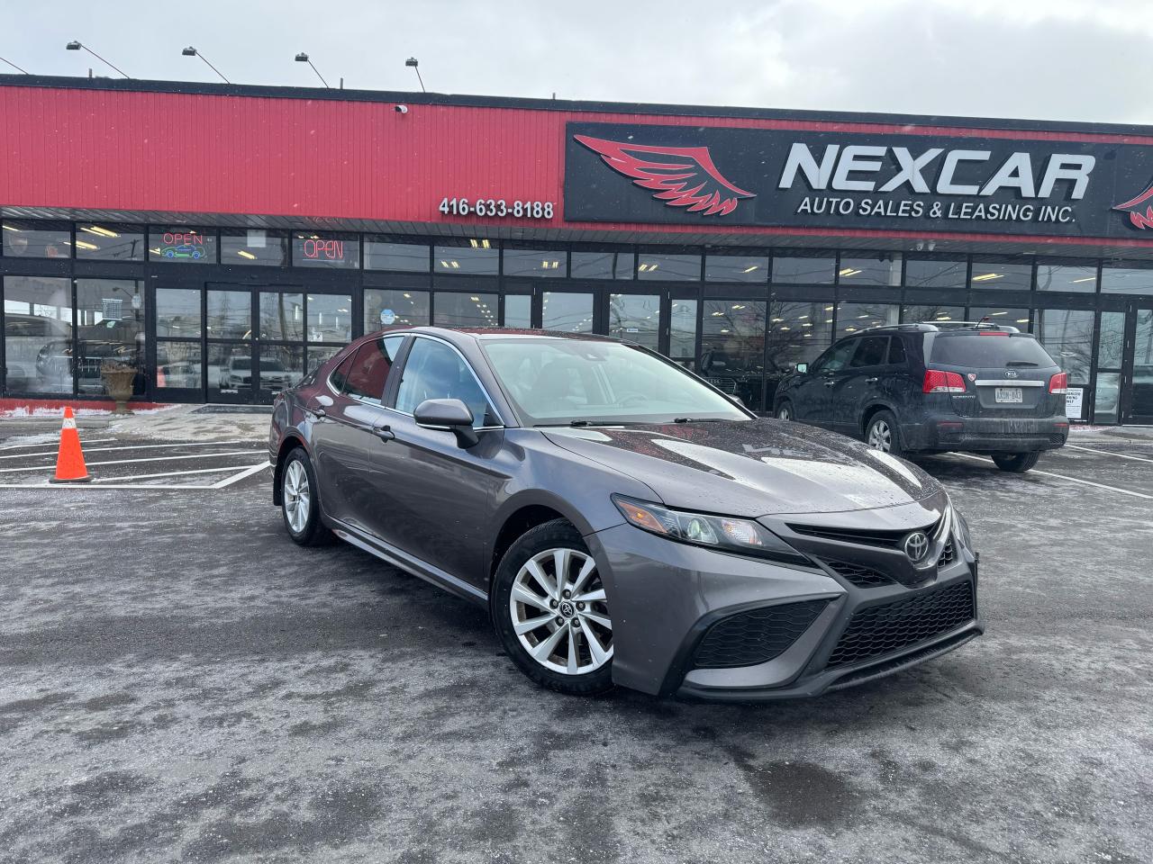 Used 2021 Toyota Camry SE AUTO LEATHER A/CARPLAY B/SPOT P/START CAMERA for sale in North York, ON