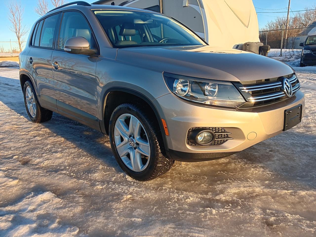 2016 Volkswagen Tiguan AWD, Leather, Panoroof, Nav, BU Cam, Fender Sound - Photo #3