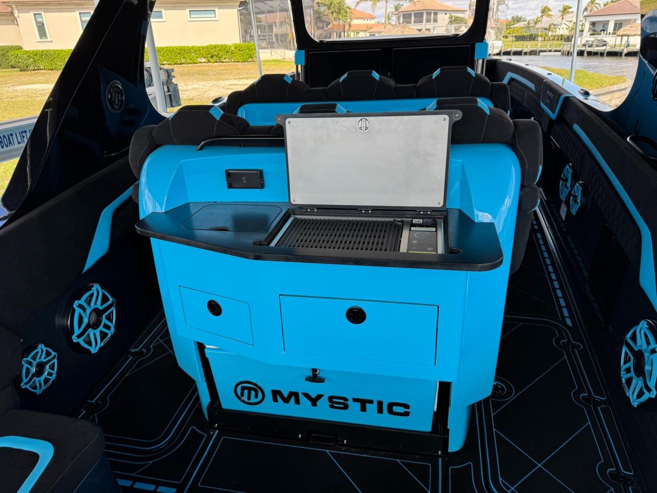 2025 Mystic M4200 CENTER CONSOLE BOAT $PRICE IN USD$ - QUAD MERCURY RACING 500R OUTBOARDS - 42 FOOT, 11 FOOT BEAM, ALCANTERA INTERIOR Photo
