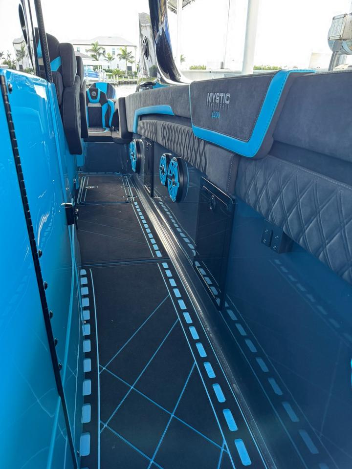 2025 Mystic M4200 CENTER CONSOLE BOAT $PRICE IN USD$ - QUAD MERCURY RACING 500R OUTBOARDS - 42 FOOT, 11 FOOT BEAM, ALCANTERA INTERIOR Photo