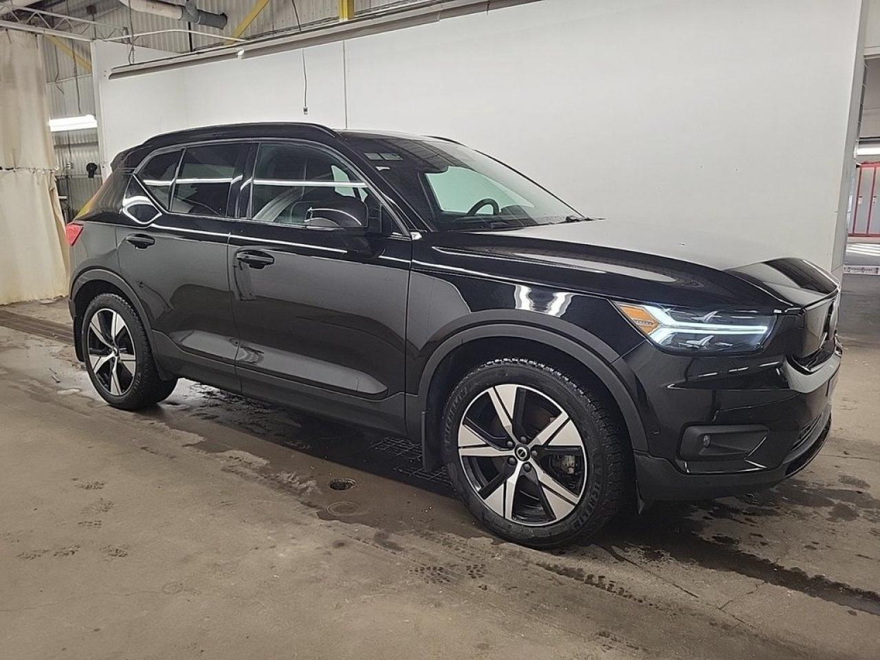 Used 2022 Volvo XC40 Recharge Pure Electric P8 eAWD Ultimate - ELECTRIC - NAVIGATION SYSTEM !! for sale in Burlington, ON