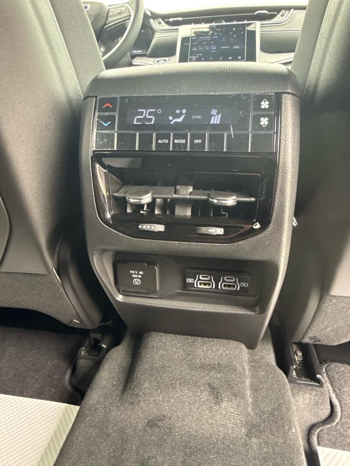2025 Jeep Grand Cherokee L Altitude 4x4 Photo22
